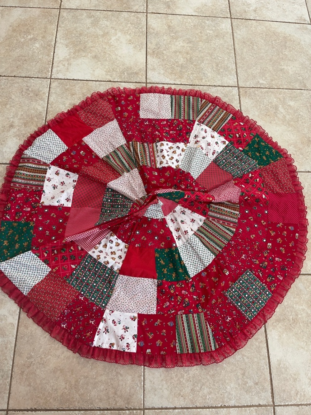 Holiday Patchwork Tree Skirt in Red and Green